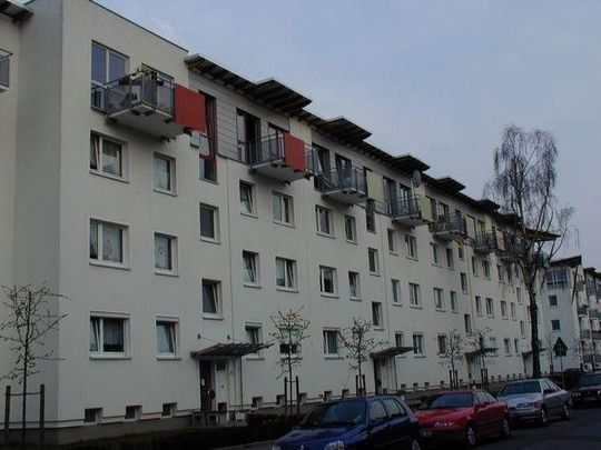 frisch sanierte 2,5-Zimmer-Wohnung mit Balkon - Photo 1