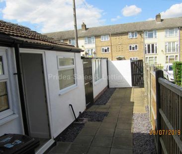 3 bedroom semi-detached house to rent - Photo 4