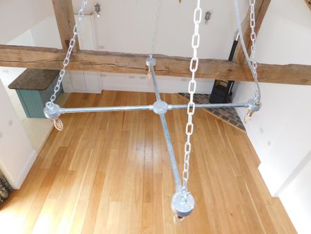 3 bedroom barn conversion to let - Photo 2