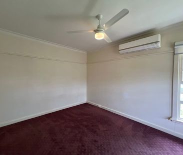 Three Bedroom home close to School - Photo 2