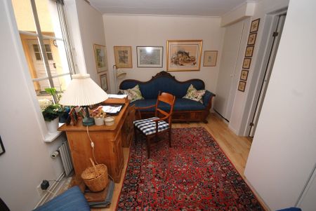 Sala centrum: Mysig trea på bottenvåningen - Photo 2