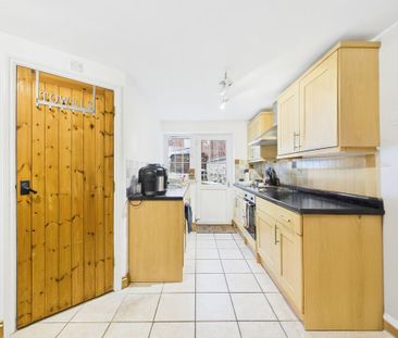 2 bedroom end of terrace house to rent - Photo 4