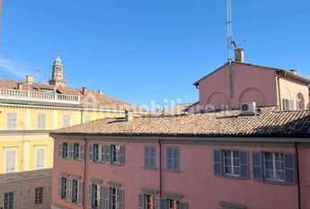 Quadrilocale Borgo Bruno Longhi, Centro Storico, Parma