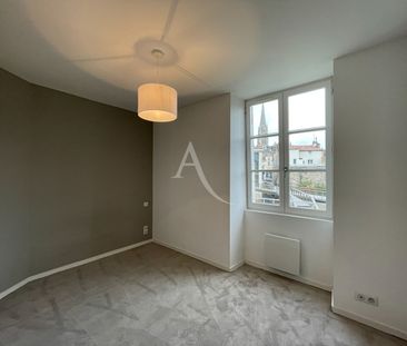 Location Appartement 2 pièces 42m² FONTENAY LE COMTE 85200 - Photo 2