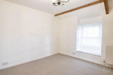 2 Bedroom House - Terraced - Photo 4
