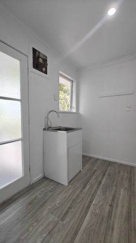 Property Management13A Aralia Road, Sunnynook - House for Rent - Photo 3