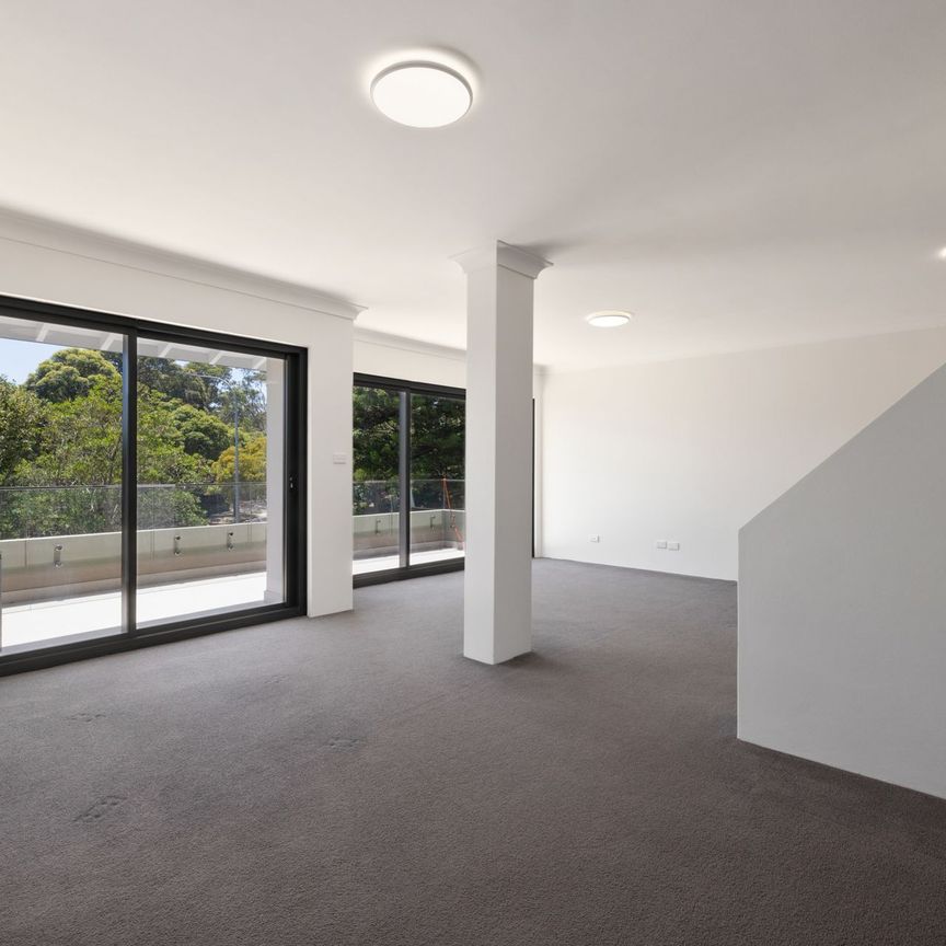 Prestigious Eastern Hill Lifestyle Haven - Photo 1