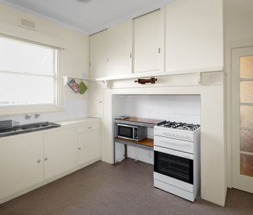 9 Rugby Street, Belmont - Photo 4