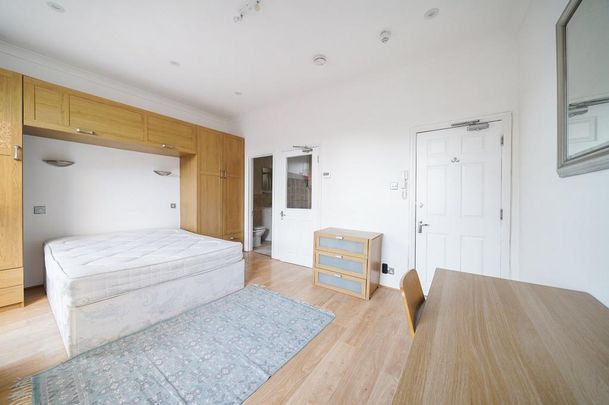 Studio to rent - Photo 1