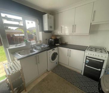 2 bedroom terraced house to rent - Photo 4