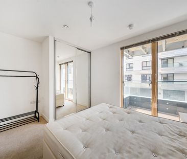 Hewitt, Reading, RG1 7LS - Photo 2