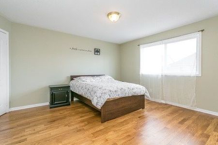 For Lease - 11 Bobolink Avenue, Toronto, Ontario - Photo 2