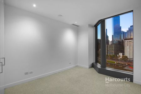 Prestige & Position: Unrivalled City-Edge Lifestyle - Photo 3