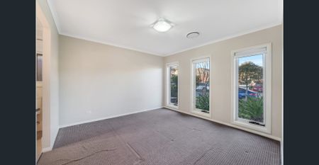 Modern Family Living in Prime Gledswood Hills Location! - Photo 3