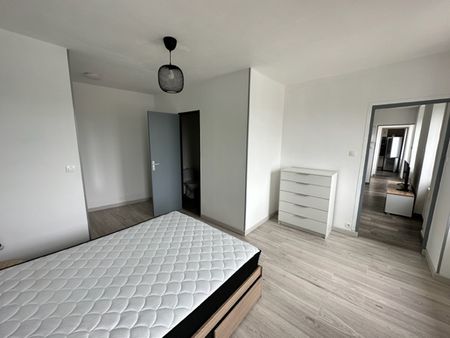 A louer Brest Recouvrance: Beau T2 meublé dernier étage - Photo 3