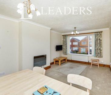 2 bedroom bungalow to rent - Photo 2