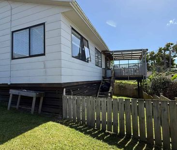 2 Bed Home with Sunny Deck & Outdoor Retreat - Photo 5