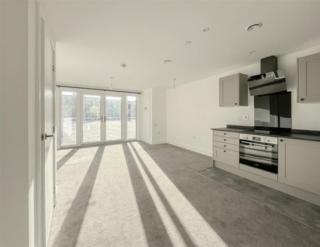 Flat 48, 4 Martin Court, Hastings, TN34 1EF - Photo 2