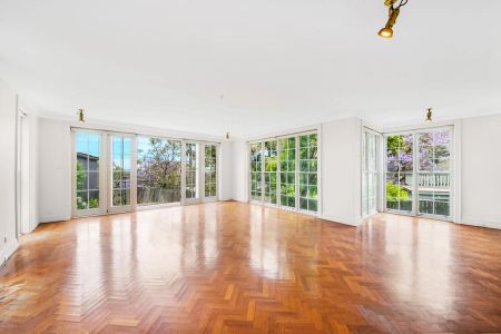 Spacious Character Home with Sweeping Harbour and City Views - Photo 2