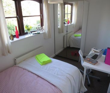 1 bedroom in a house share to rent - Photo 4