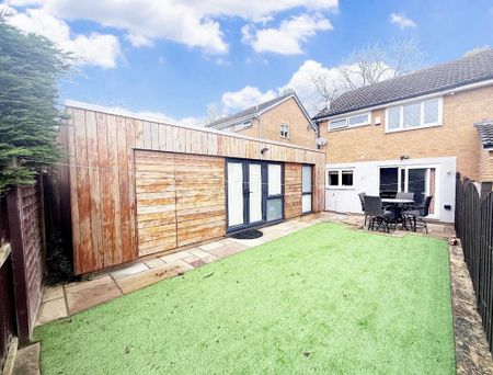 3 bedroom semi-detached house to rent - Photo 2