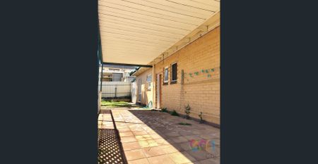 Low maintenance Home in a convenient location - Photo 4