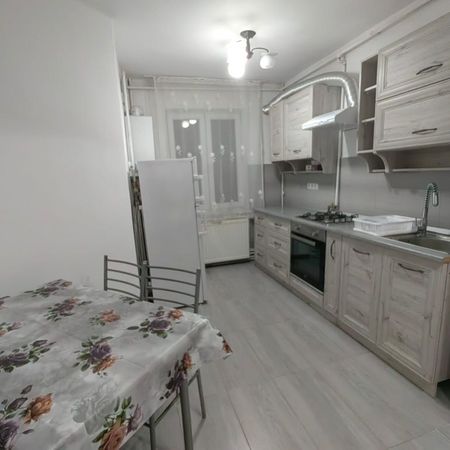 Apartament cu 2 camere, zona Tudor - Fotografie 3