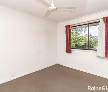 Spacious Family Home in a Peaceful Neighbourhood - Photo 5