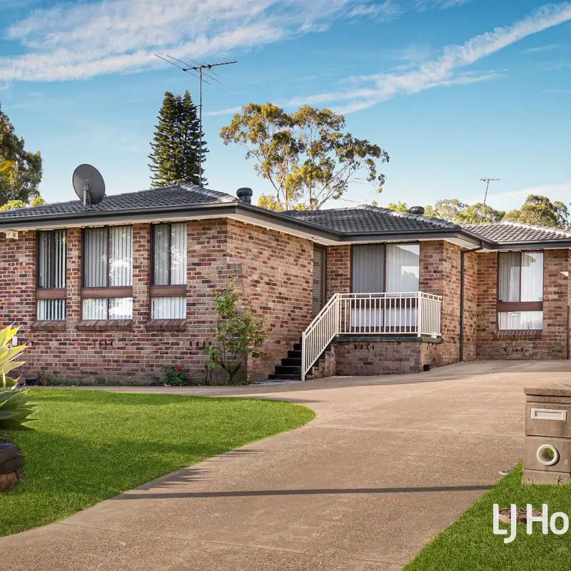 “Family Living in Kings Langley - 3 Bedrooms!” - Photo 1