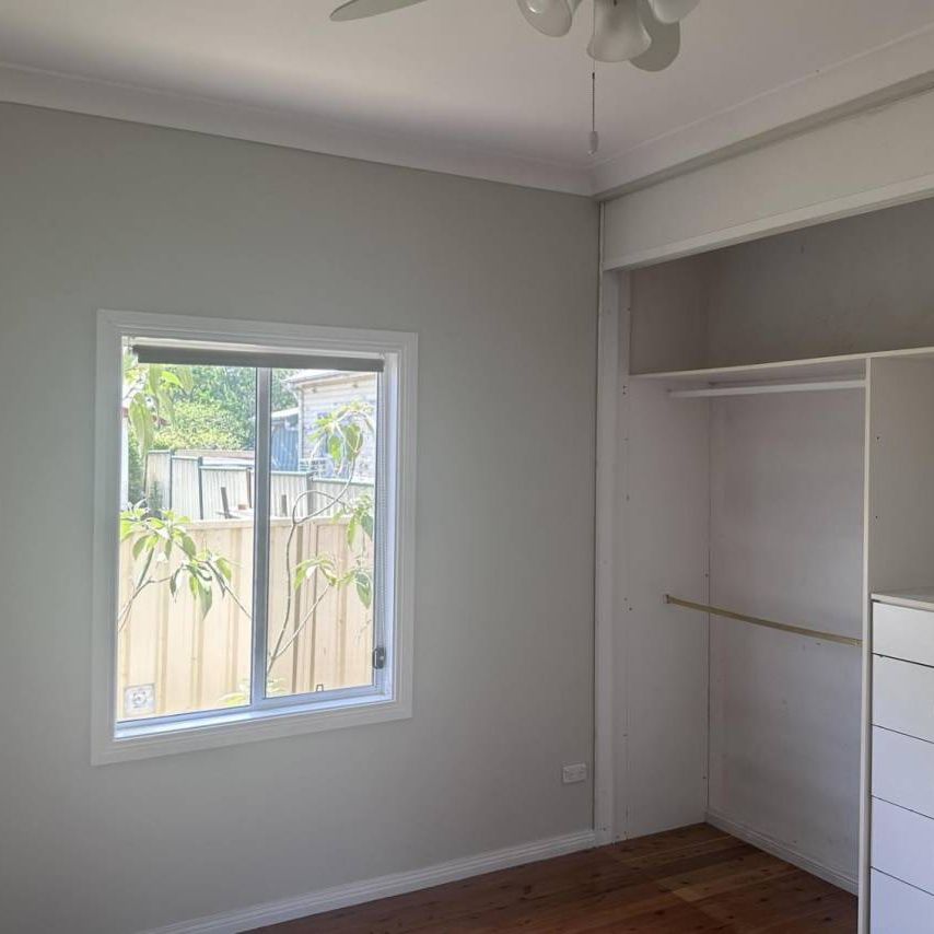 Large 4 bedroom home - Photo 1