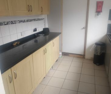 Room in a Shared House, Selby Road, E13 - Photo 2