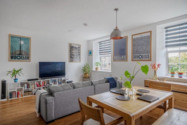 2 bedroom flat to rent - Photo 1