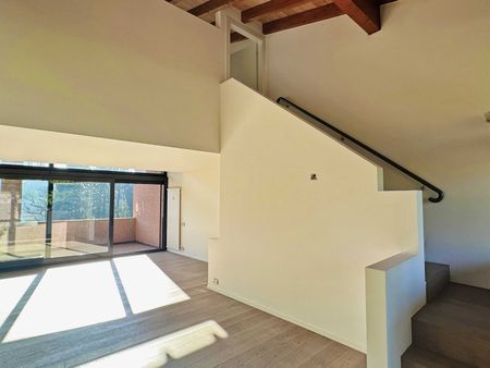 Elegante e luminosa maisonette immersa nel verde di 4.5 locali - Foto 3