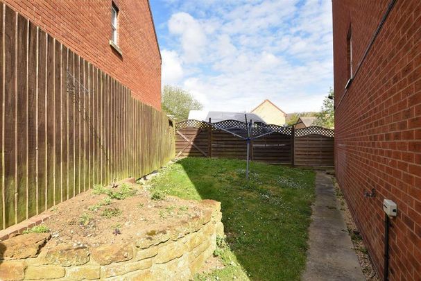 1 bedroom in a house share to rent - Photo 1