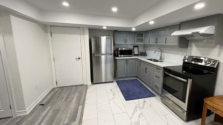 For Lease - 133 Sharavogue Avenue Unit# B, Oshawa, Ontario - Photo 4
