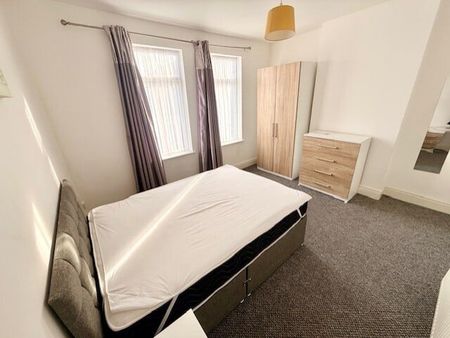 Regent Street - Photo 3