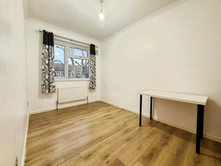 4 bedroom flat to rent - Photo 5