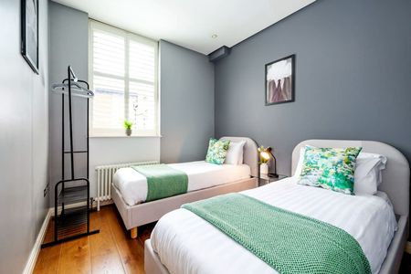 Drury Lane - Photo 3