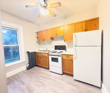 For Lease - 212 Bradford Street Unit# MAIN, Barrie, Ontario - Photo 4