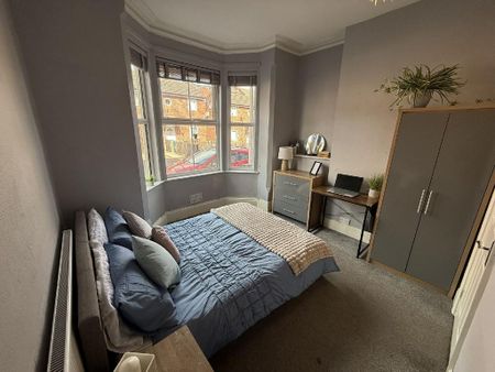 1 bedroom in a house share to rent - Photo 5