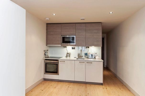 Studio to rent - Photo 1