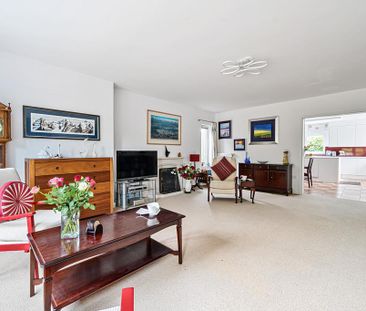 4 bedroom detached house to rent - Photo 2