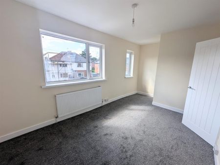 3 Beds - Terraced House - - Photo 5