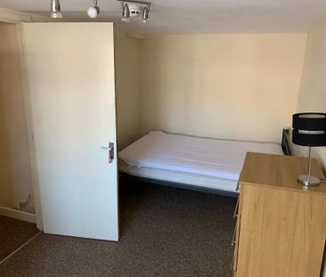 6 bedroom house to rent - Photo 4