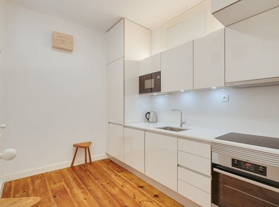 Rua dos Anjos, Lisbon, Lisbon 1170-016 - Photo 1