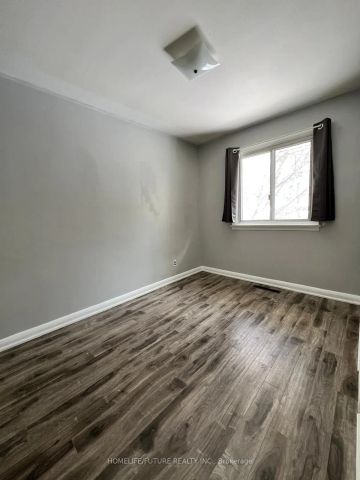 21 Mackinac Crescent #Main - Photo 4