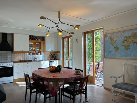 Charmigt hus i Vaxholm nära skärgården och Stockholm - Photo 3