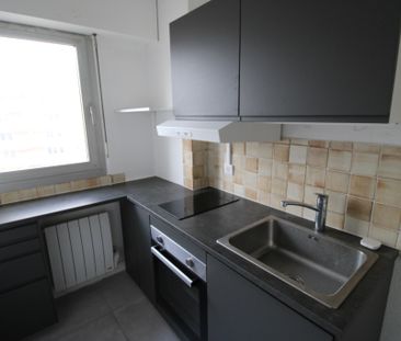 Location Appartement 2 pièces 45m² HYERES 83400 - Photo 5