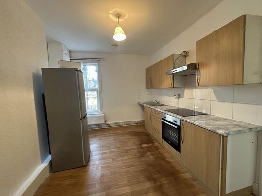3 bedroom flat to rent - Photo 1