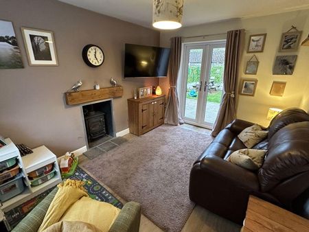 3 bedroom detached house to rent - Photo 2